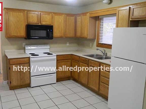 2nd image of 364 E 7th St APT 3