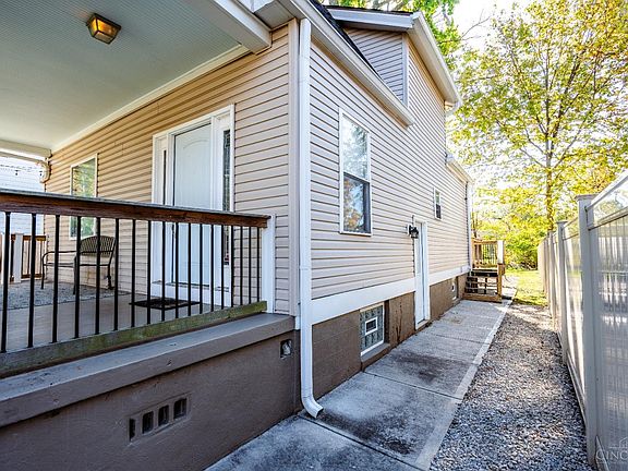 3rd image of 3853 Zinsle Ave