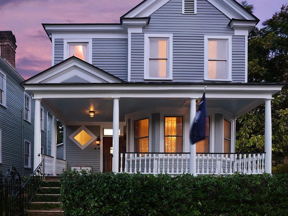 Two story Charleston Single, exterior newly painted with brand new roof! One off street parking spot in driveway and lots of street parking with no street sweeping (so no tickets)! Walking distance to upper King Street, MUSC, and Publix.
