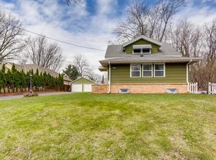 455 Niagara Ln N, Plymouth, MN 55447