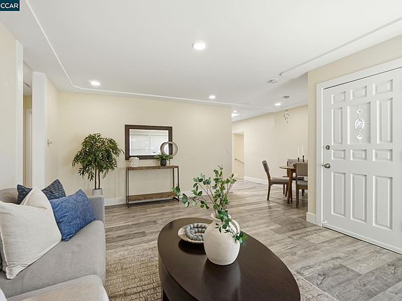 4th image of 2880 Mount Diablo St