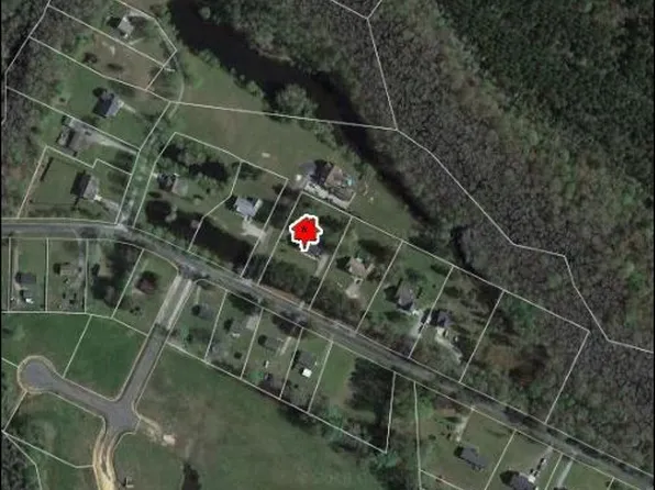 27099 Flaggy Run Rd, Courtland, VA 23837