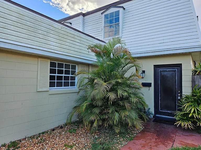 6640 Pot O Gold Ln — Photo 2