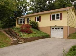 14 Reggie Dr, Wappingers Fl, NY 12590