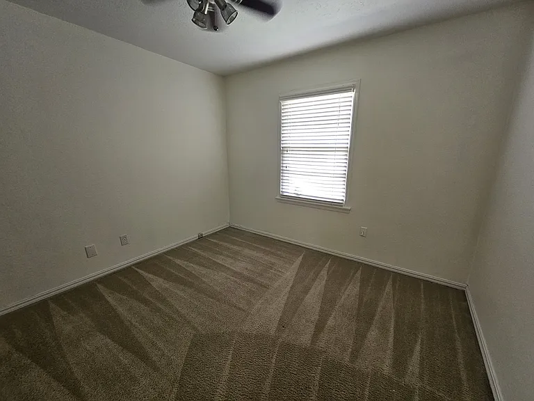 1616 NW 27th St — Photo 11