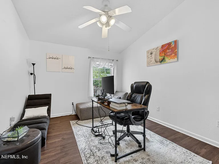 4166 Highwood Dr — Photo 25
