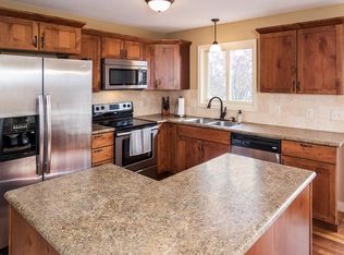 14819 Quentin Cir S, Savage, MN 55378