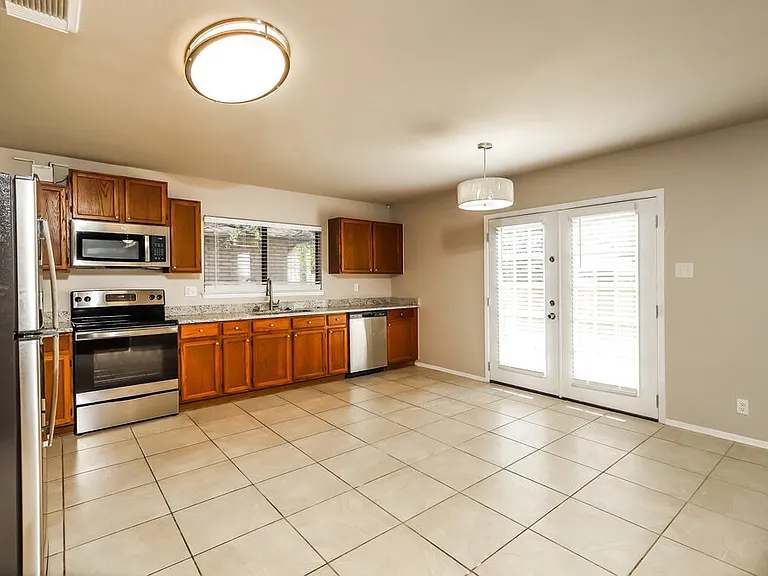 10420 Arbor Blf — Photo 8