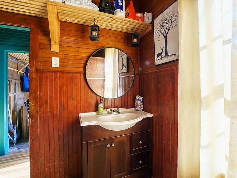 138 Lang St #B — Photo 8