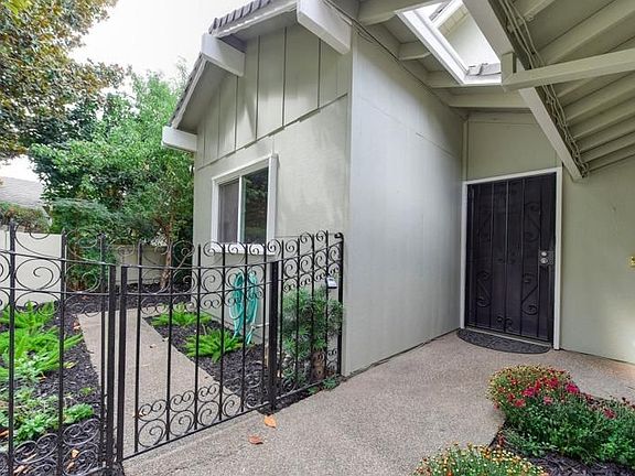 2nd image of 22 Miranda Ct