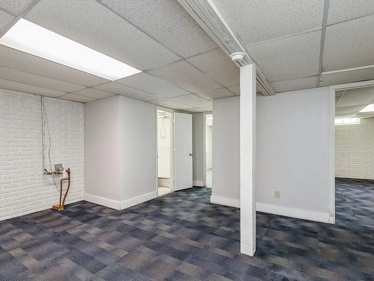 4126 Harris St — Photo 10