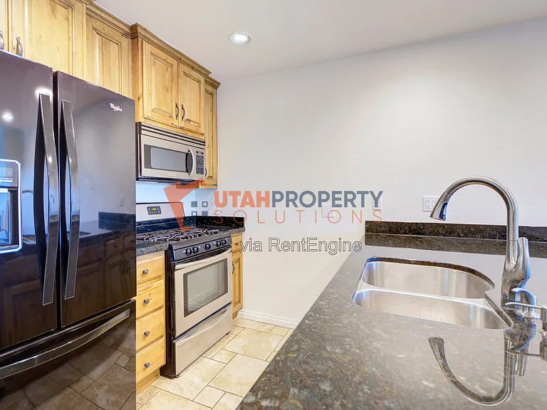 1180 S Foothill Dr #733 — Photo 8