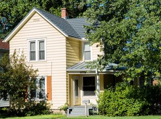 816 S Galena Ave, Dixon, IL 61021