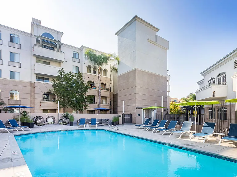 La Jolla Crossroads Apartments — Photo 13