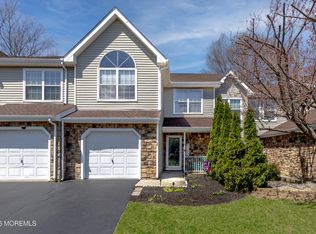 12 Beagle Pl, Tinton Falls, NJ 07753