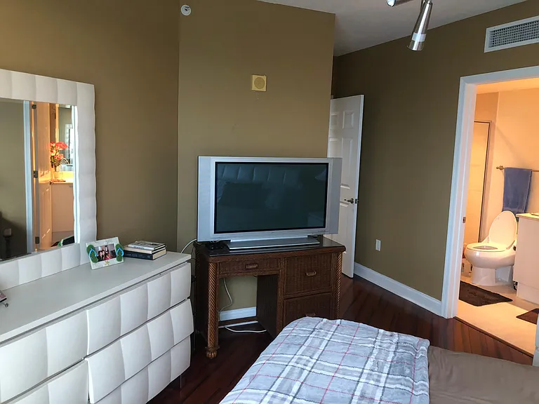 241 Riverside Dr #2102-2 — Photo 38
