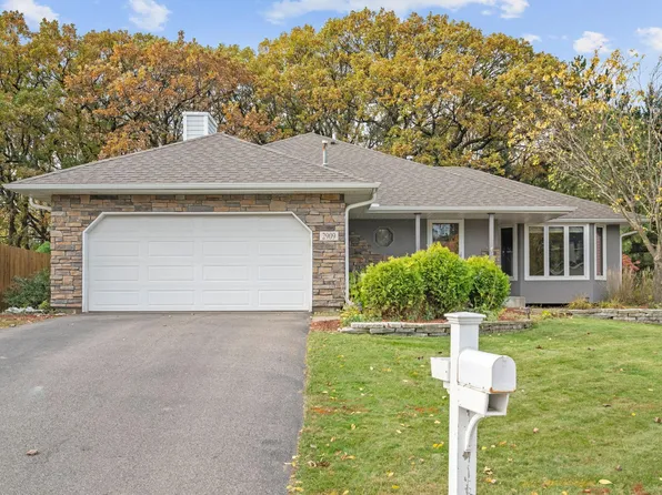 2909 Sunnyside Cir, Burnsville, MN 55306