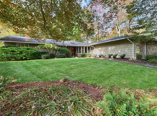 947 Galloping Hill Rd, Fairfield, CT 06824