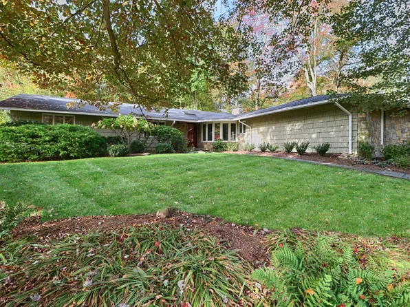 947 Galloping Hill Road, Fairfield, CT 06824