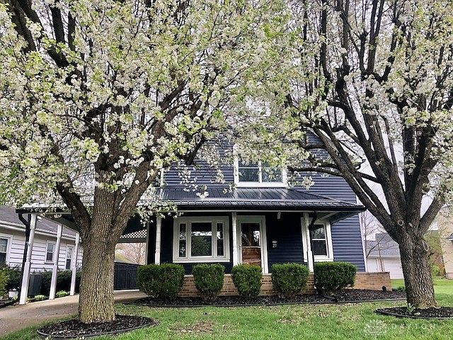 1st image of 27 Hawthorne Dr