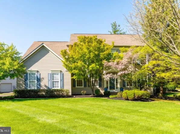 602 Dunburry Dr, Ambler, PA 19002