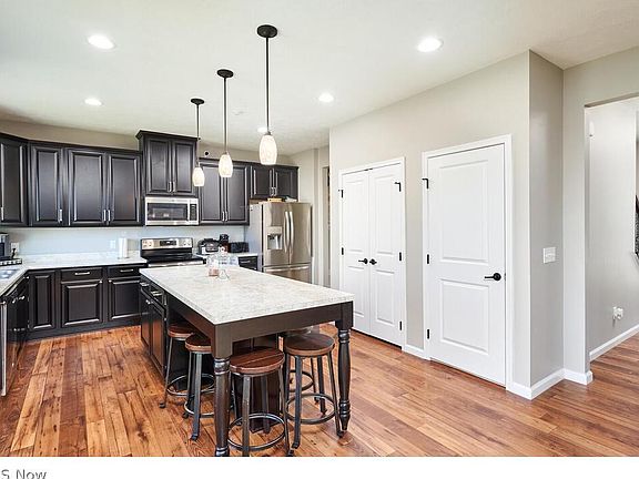5th image of 354 Bridgeworth Point Dr