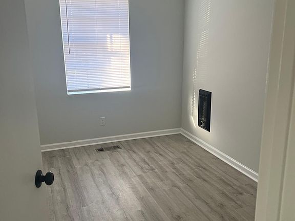 3rd image of 205 Bellanti Cres