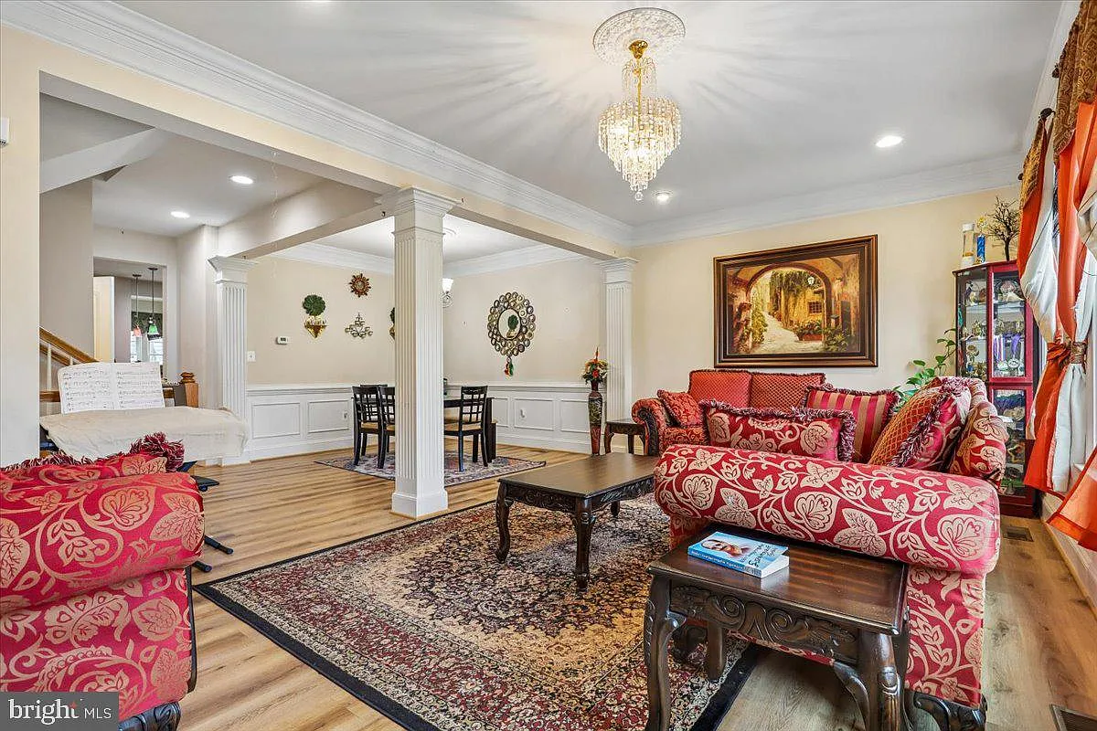 4 bed, 3.5 bath, 3200 sqft, $3,400 — Photo 3