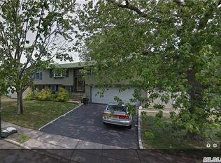 34 Winston Dr, Brentwood, NY 11717