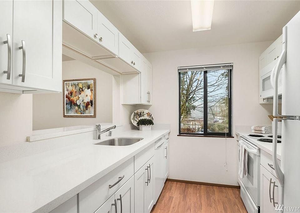 1st image of 218 NE Dogwood St APT A202