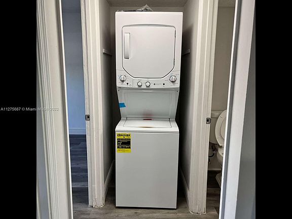4th image of 704 SW 81st Ave #3B