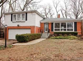 1349 Pine St, Glenview, IL 60025