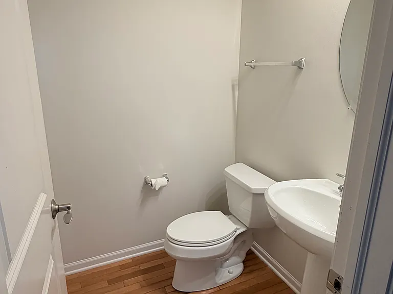 2564 Waterbury Ln — Photo 11