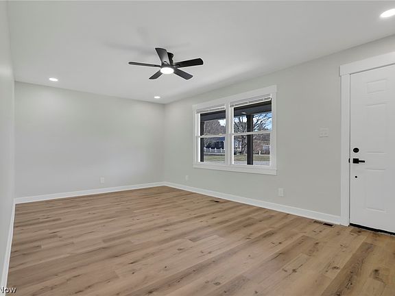 4th image of 20595 Happy Hollow Rd