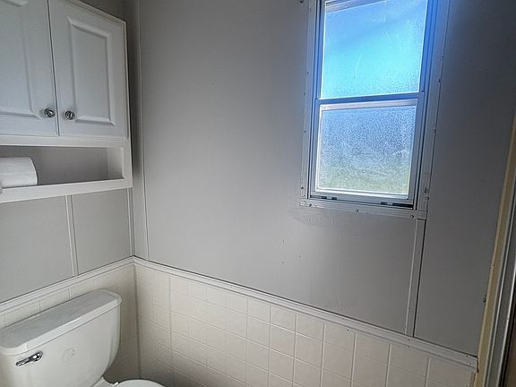 4th image of 824 Browns Ridge Rd