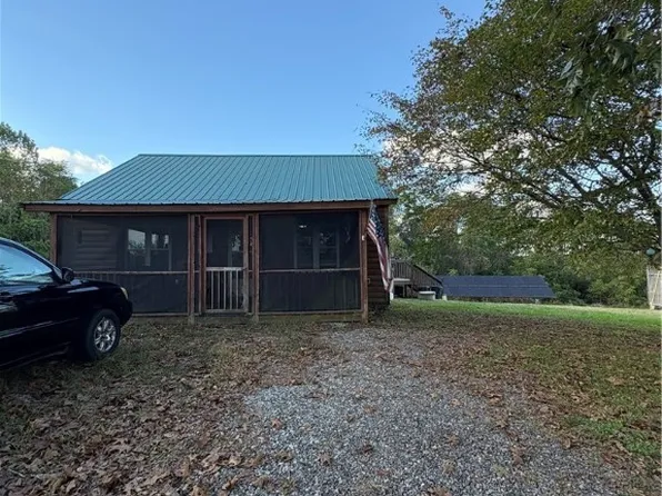 373 Chinquapin Rd, Prospect, VA 23960