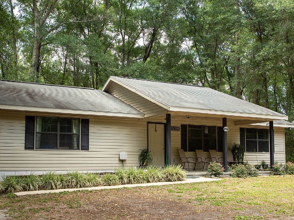 1st image of 818 NE Northwood Dr