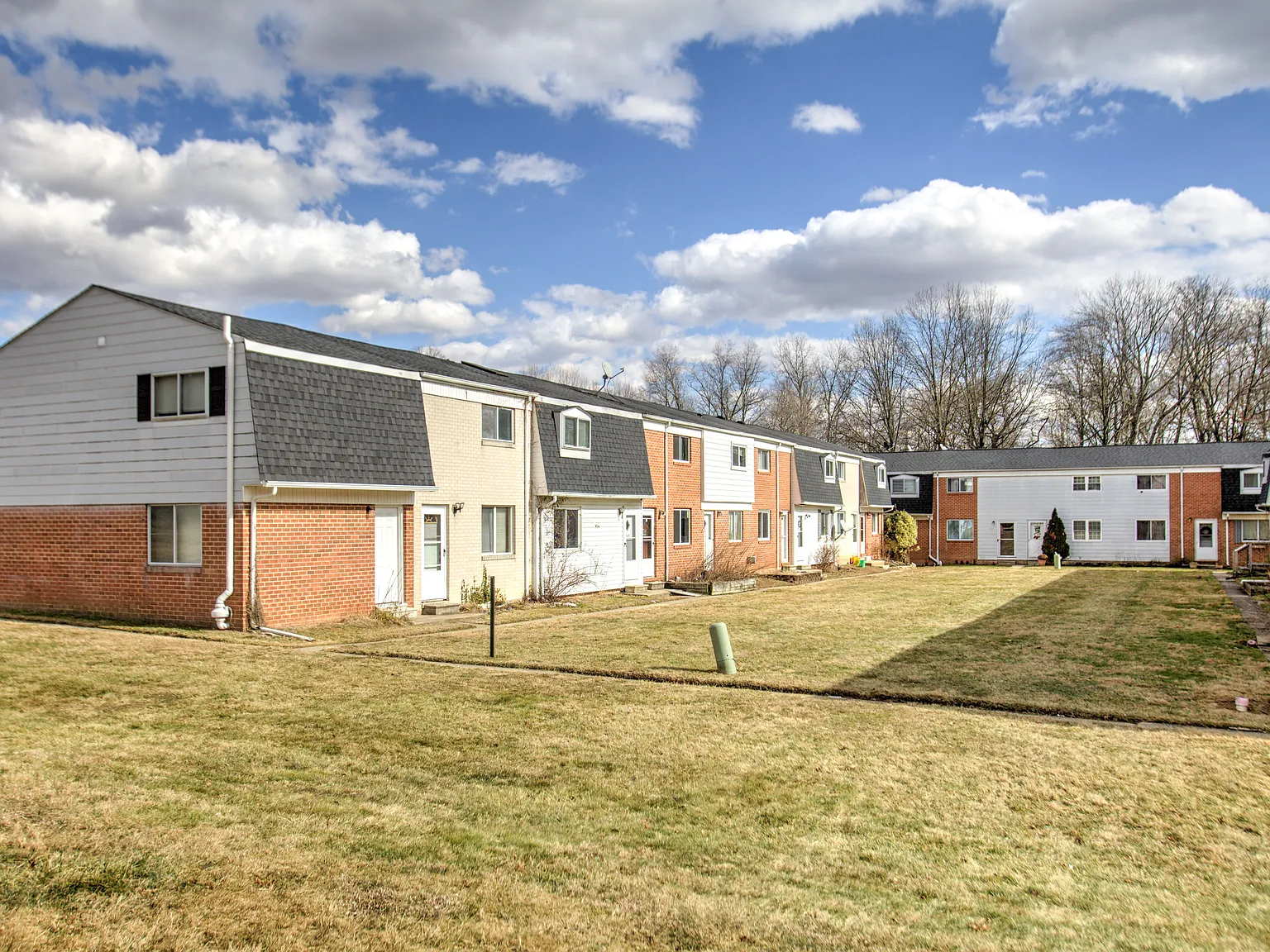 231 Melrose Ct — Photo 3