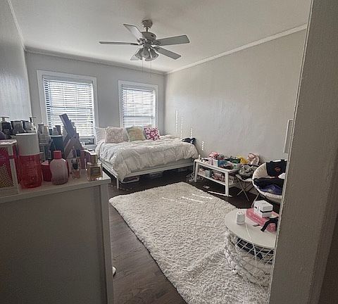 3rd image of 916 W Diversey Pkwy APT 303