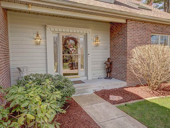 2nd image of 52463 Woodington Ct