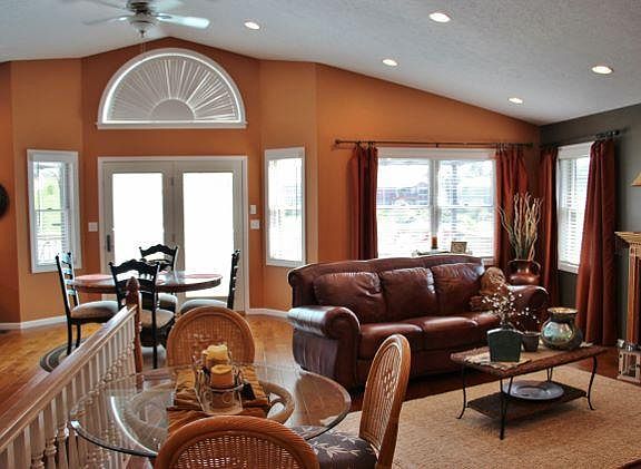 4th image of 54 Hill Dr