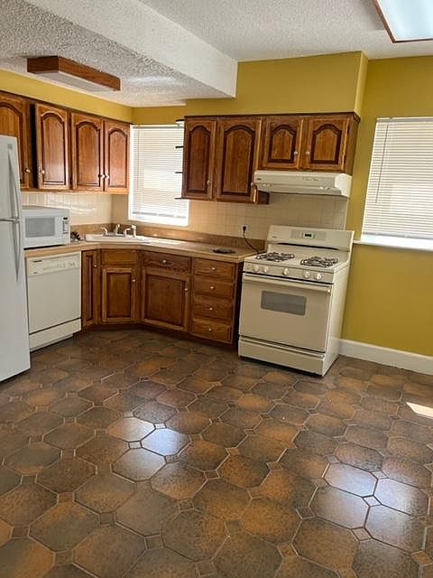 1st image of 640 W Seaman Ave #B