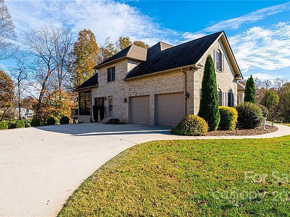 5th image of 1280 Harper Lee Dr
