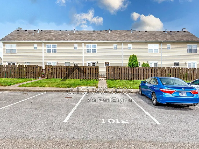 1012 McKenna Dr — Photo 3