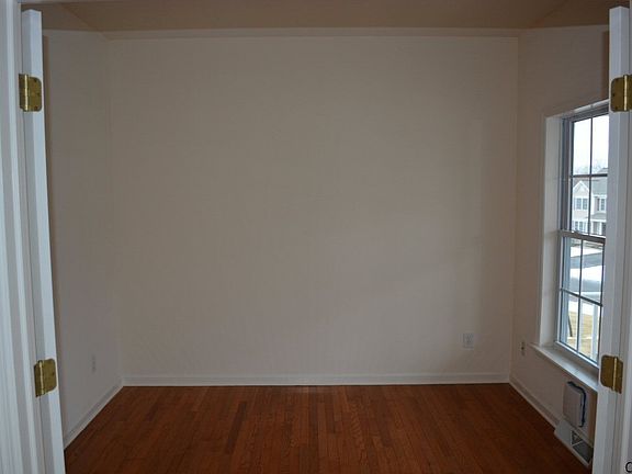 5th image of 72 Valleywood Dr
