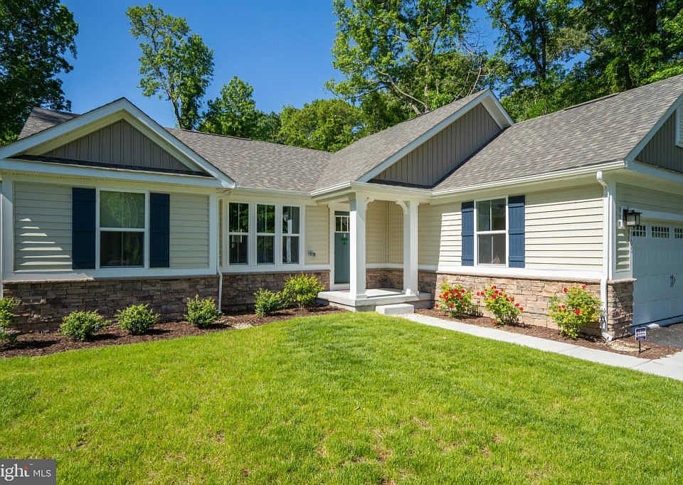 1st image of 32505 W Haven Wood Dr