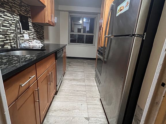 3rd image of 18804 64th Ave Floor 12