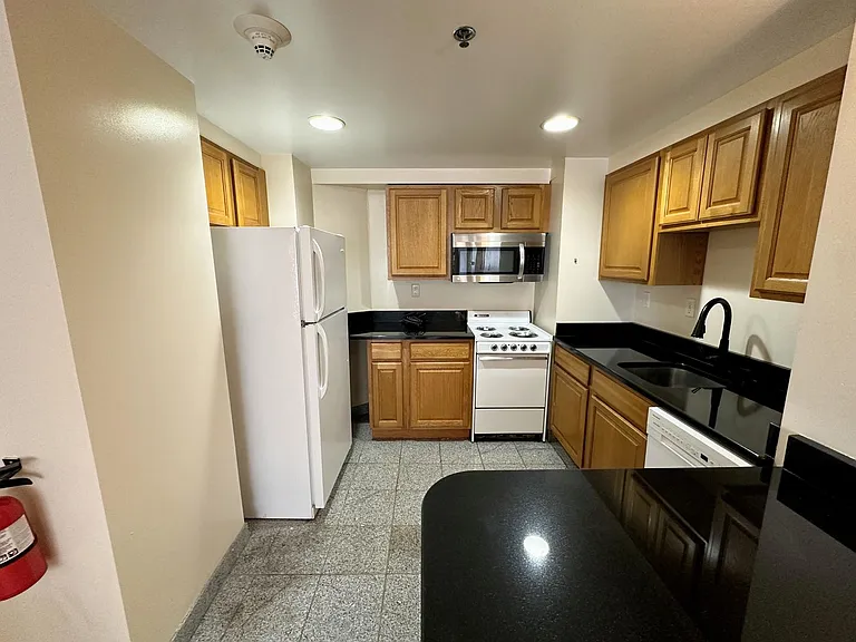 400 College Ave - The Heart of Collegetown — Photo 19