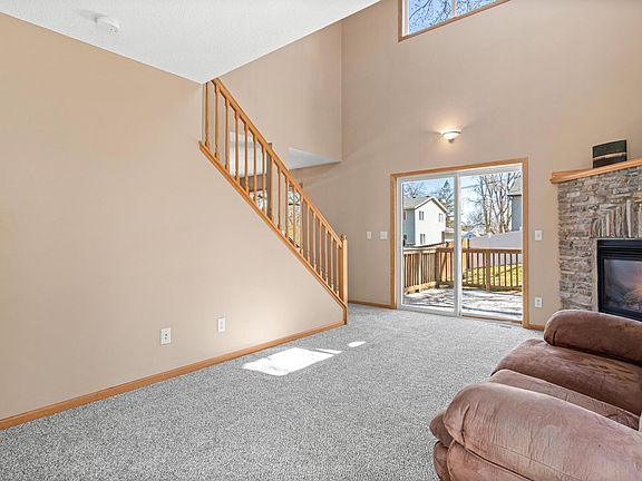 5th image of 1005 Sibley St
