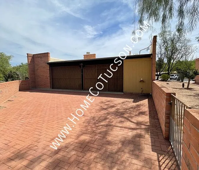 1980 W Myrtlewood Ln — Photo 31